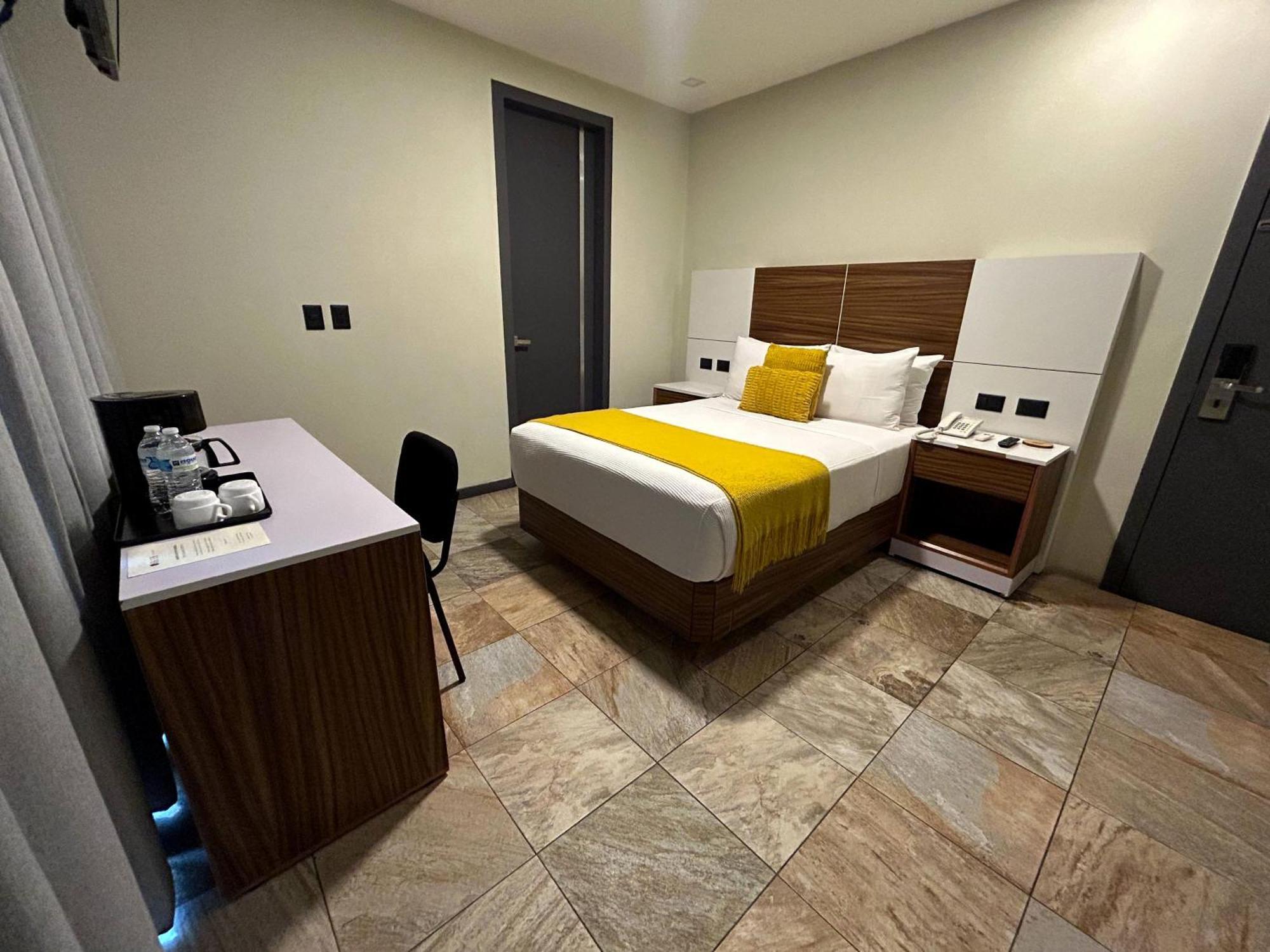 Hvh By Yaxche Hotel